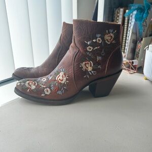 Shyanne Women’s Millie Floral Embroidered Booties Round Toe